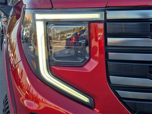 Certified 2025 GMC Sierra 1500 AT4 w/ AT4 Premium Package image 11