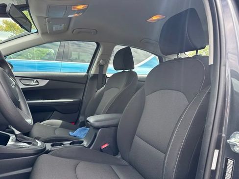 Used 2023 Kia Forte LXS FWD image 7