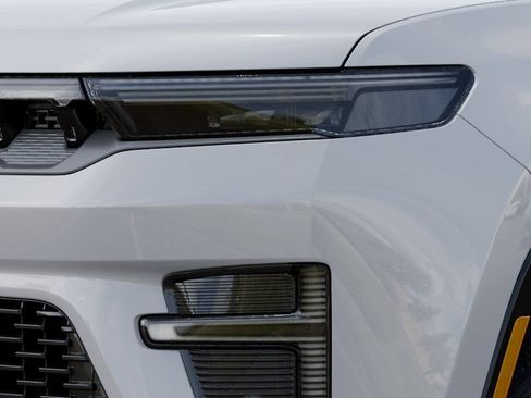 New 2026 Jeep Grand Wagoneer Summit AWD/4WD image 10