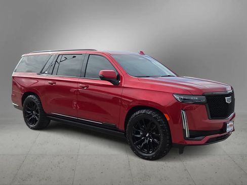 Used 2022 Cadillac Escalade ESV Sport Platinum AWD/4WD image 2