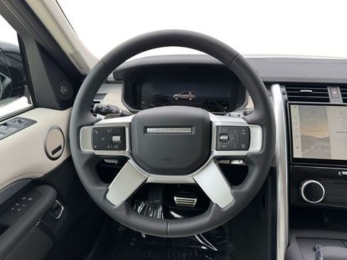 New 2026 Land Rover Discovery Limited Edition AWD/4WD image 13