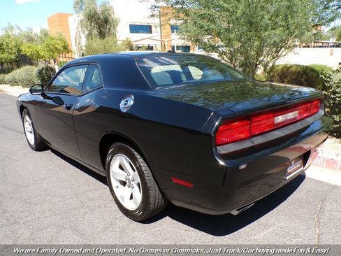 Used 2013 Dodge Challenger SXT RWD image 6