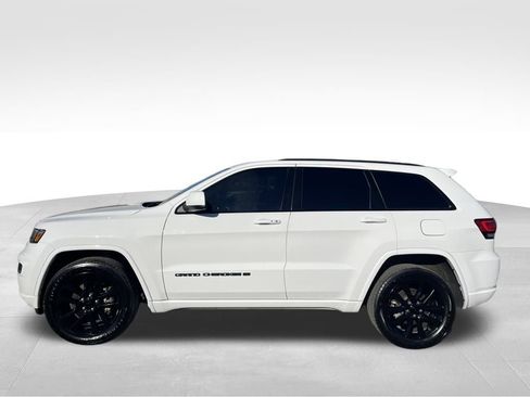 Used 2022 Jeep Grand Cherokee Laredo X image 18