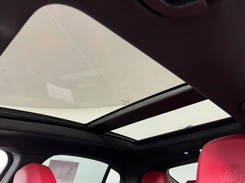 Used 2023 Alfa Romeo Stelvio Veloce image 15