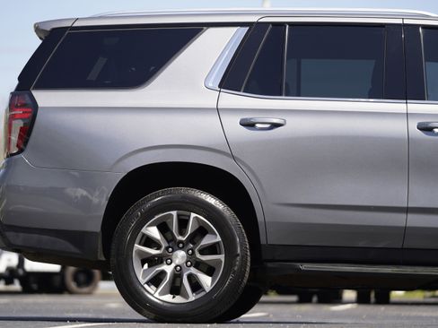 Used 2022 Chevrolet Tahoe LT w/ Luxury Package image 5