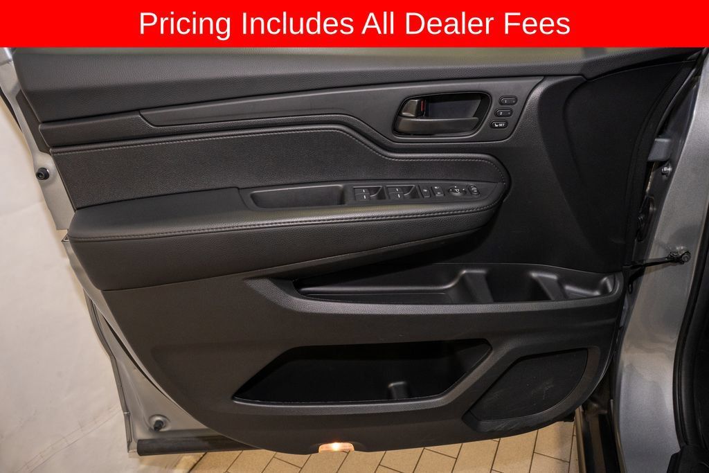 Used 2025 Honda Odyssey EX-L image 13