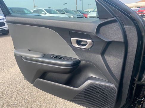 Used 2025 Kia K4 LXS image 18