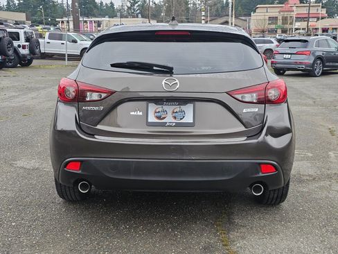 Used 2016 MAZDA MAZDA3 i Touring w/ Popular Equipment Package image 6