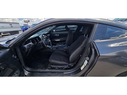 Used 2016 Ford Mustang Coupe RWD image 5