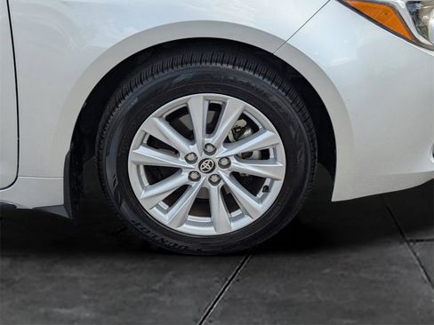 Used 2023 Toyota Corolla SE image 11
