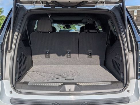 Used 2026 Chevrolet Suburban Premier w/ Sun And Tow Package RWD image 26