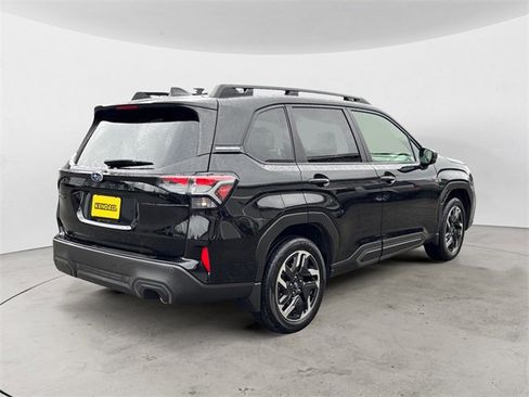 Used 2025 Subaru Forester Limited image 5