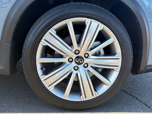 Used 2022 INFINITI QX50 Sensory image 10