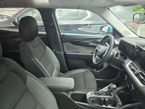 Used 2024 Chevrolet TrailBlazer LT w/ LT Cold Weather Package image 3