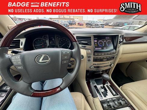 Used 2013 Lexus LX 570 4WD w/ Luxury Pkg image 13