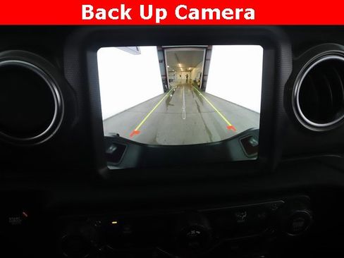 Used 2023 Jeep Gladiator Overland image 5