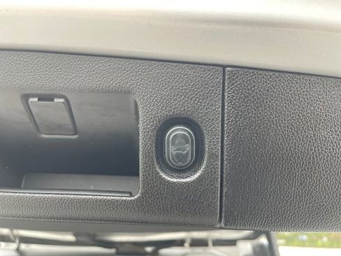 Used 2017 Chevrolet Suburban Premier image 22