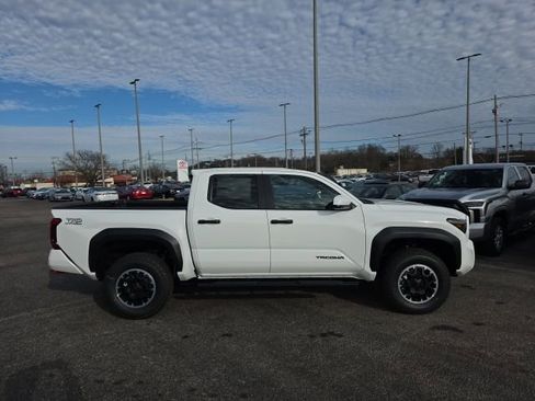 New 2026 Toyota Tacoma TRD Off-Road image 3