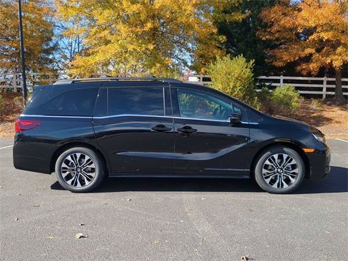 New 2026 Honda Odyssey Elite image 3