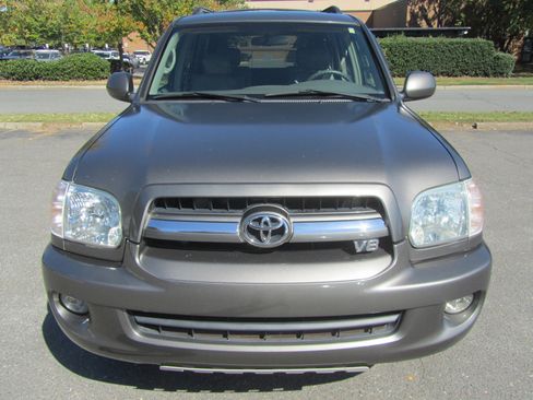 Used 2006 Toyota Sequoia SR5 image 6