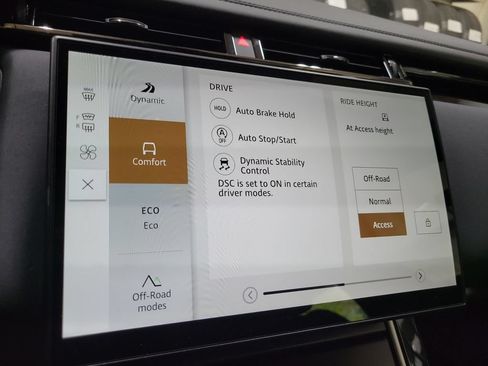 Used 2026 Land Rover Range Rover Velar Dynamic SE AWD/4WD image 34