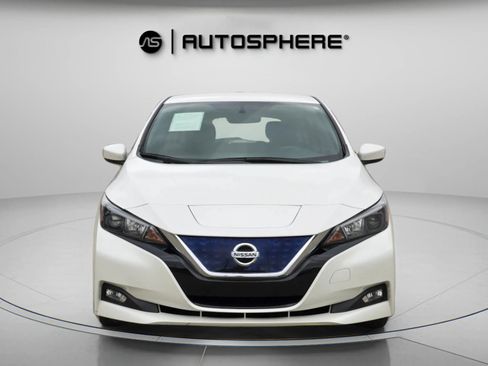 Used 2018 Nissan Leaf SV image 2