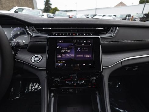 New 2025 Jeep Grand Cherokee Laredo X w/ Luxury Tech Group I image 25