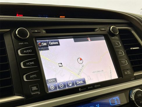 Used 2019 Toyota Highlander Limited Platinum AWD/4WD image 7