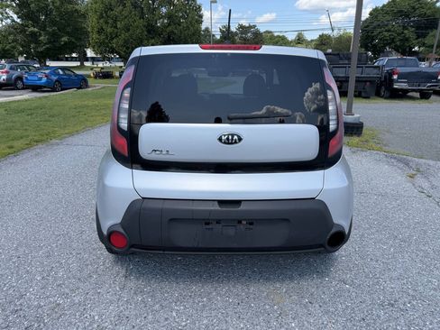 Used 2015 Kia Soul FWD image 4