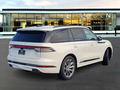 New 2026 Lincoln Aviator 2WD w/ Jet Appearance Package image 4