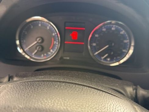 Used 2019 Toyota Corolla LE image 4