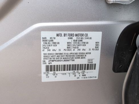 Used 2018 Ford Edge Titanium image 25