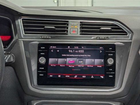 Used 2022 Volkswagen Tiguan SE R-Line AWD/4WD image 19