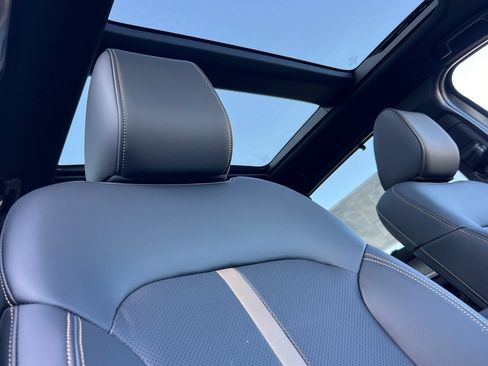 New 2025 MAZDA CX-70 Plug-In Hybrid w/ Premium Plus image 19