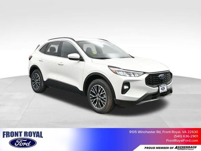 New 2025 Ford Escape SE w/ Class II Trailer Tow Package