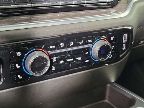 Used 2022 Chevrolet Silverado 1500 LTZ w/ LTZ Premium Package image 19