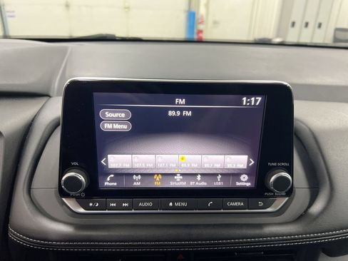 Used 2024 Nissan Rogue S AWD/4WD image 14