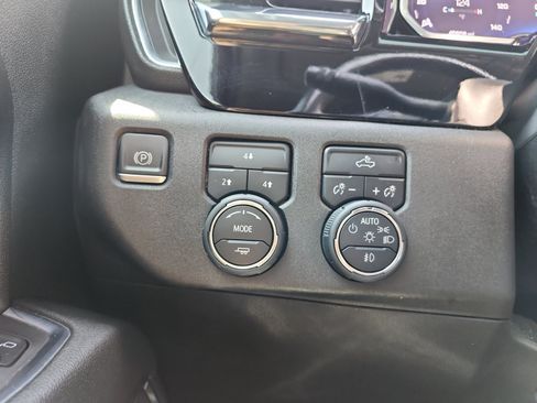 Used 2024 Chevrolet Silverado 2500 LT w/ Convenience Package AWD/4WD image 29