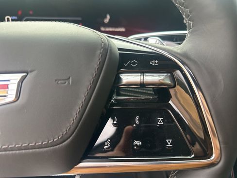 Used 2025 Cadillac Escalade ESV V w/ LPO, ONYX Package image 22