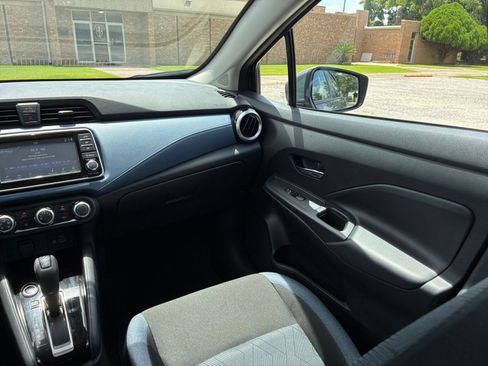 Used 2025 Nissan Versa SV FWD image 28