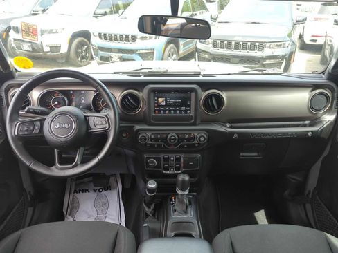 Used 2021 Jeep Wrangler Unlimited Sport AWD/4WD image 30