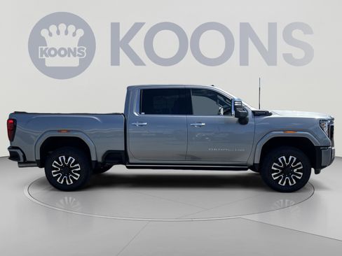 Used 2024 GMC Sierra 2500 Denali Ultimate AWD/4WD image 8