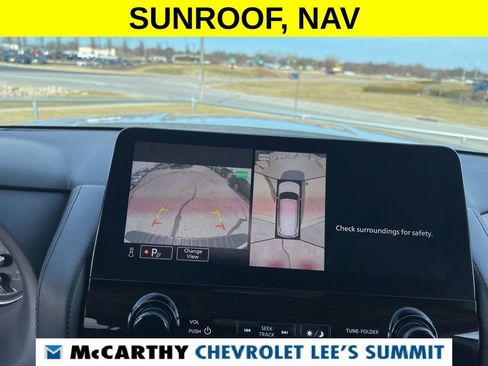 Used 2024 Nissan Armada SL image 12