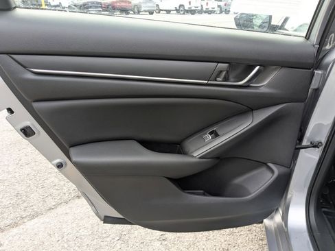 Used 2019 Honda Accord Sport image 28