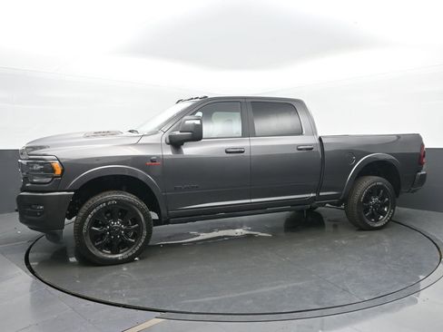 Used 2024 RAM 2500 Limited image 2