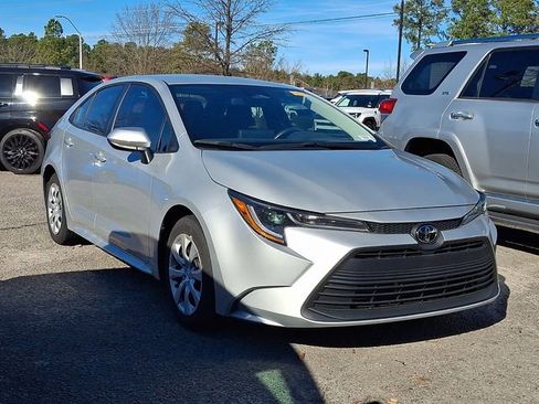 Used 2024 Toyota Corolla LE image 1