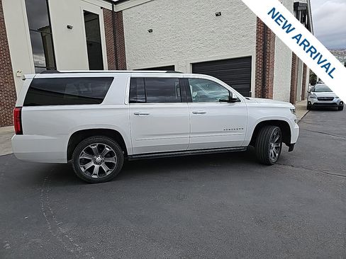 Used 2019 Chevrolet Suburban Premier image 8