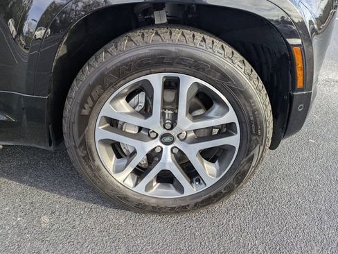 Used 2024 Land Rover Defender 110 X-Dynamic SE image 12