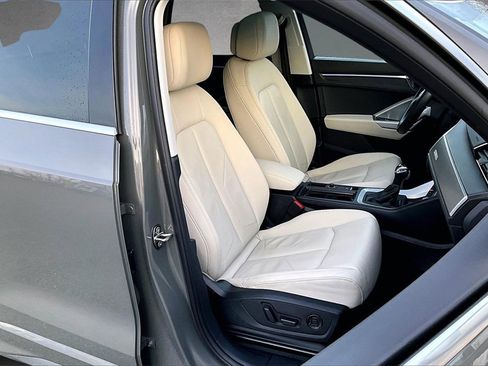 Used 2021 Audi Q3 2.0T Premium Plus w/ Premium Plus Package image 29