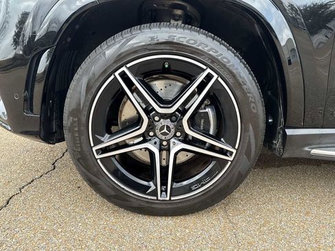 Used 2023 Mercedes-Benz GLS 450 4MATIC image 11